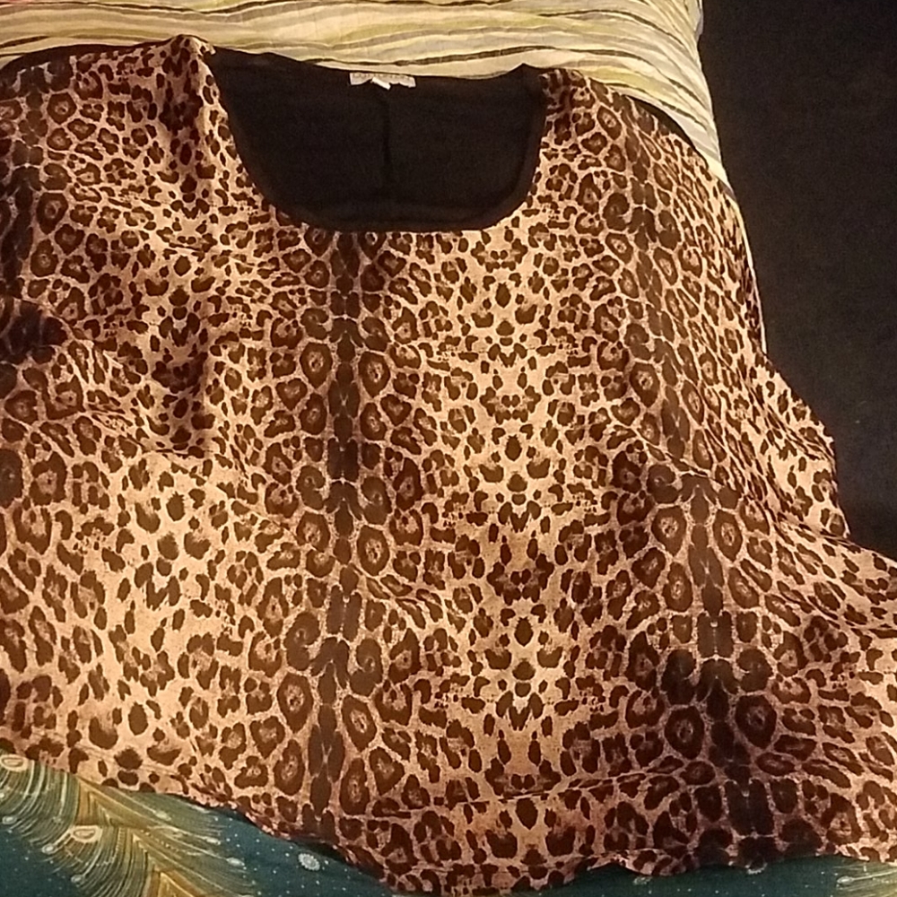 Leopard hi lo tee